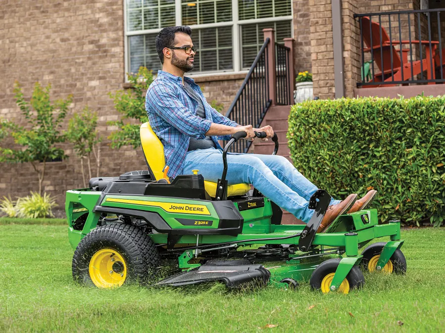 John Deere Z315E ZTrak 42-in. 20 HP V-Twin Zero-Turn Mower (Model BG21168) - view 6